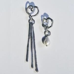NWT Zara Silver Asymmetric Heart Shaped Metal Earrings with Faux Pearl Appliqué